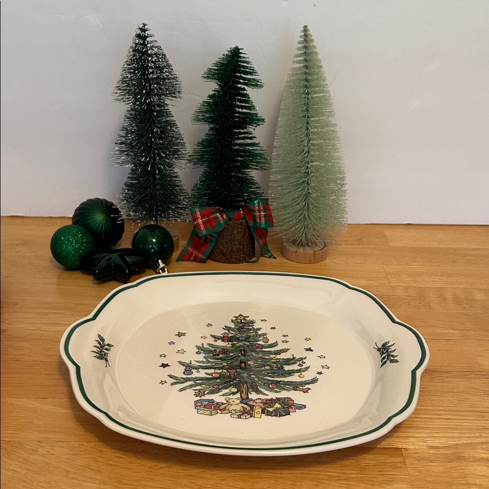 Vintage NIKKO Christmastime Holiday Christmas 10" Serving Tray Cookie Platter